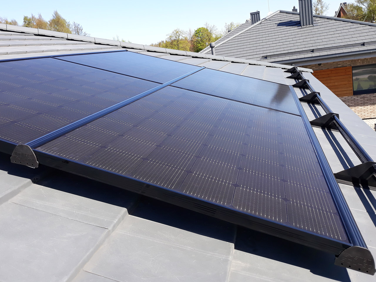 solar pv panels intalation in Pirineos